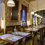 Mercure Magyar Kiraly Hotel