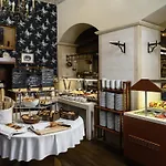 Mercure Magyar Kiraly Hotel