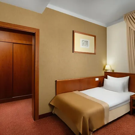 Hotel Mercure Magyar Kiraly 4*