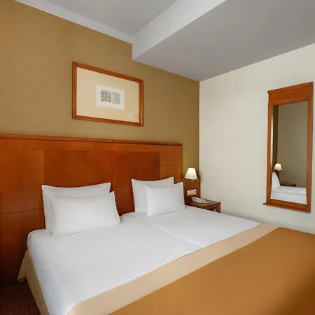Mercure Magyar Kiraly 4*