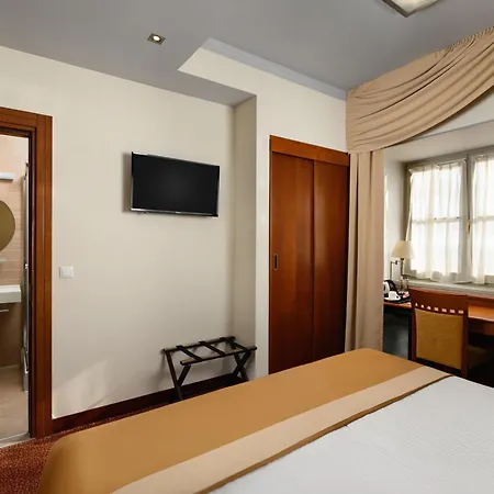 Hotel Mercure Magyar Kiraly 4*