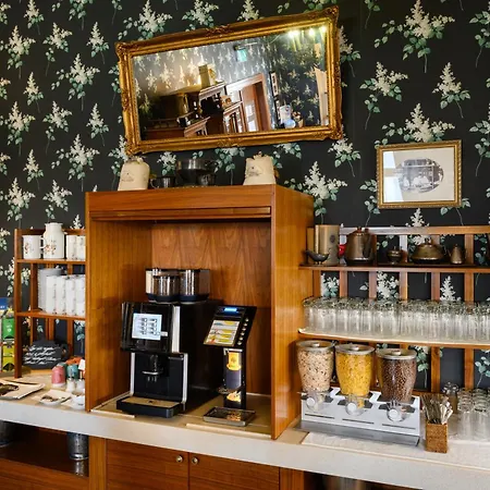 马扎尔基拉利酒店