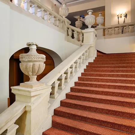 Mercure Magyar Kiraly 호텔 Székesfehérvár