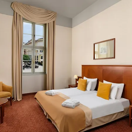 Mercure Magyar Kiraly 4*