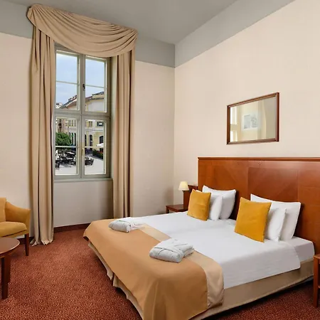 Szálloda Magyar Király 4*