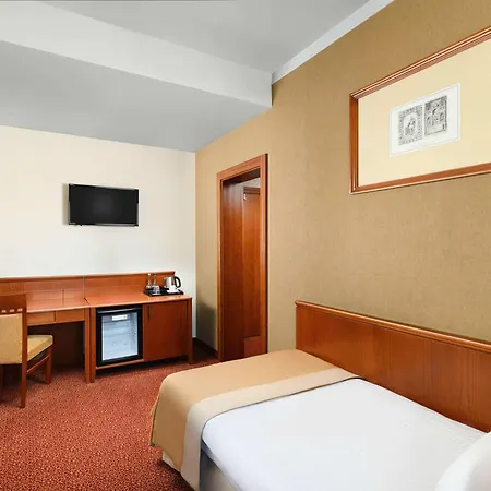 Mercure Magyar Kiraly Hotel 4*