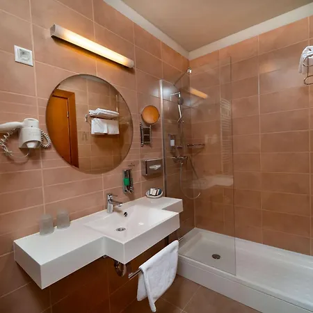 Hotel Mercure Magyar Kiraly 4*