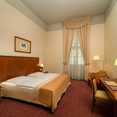 Mercure Magyar Kiraly Hotel 4*