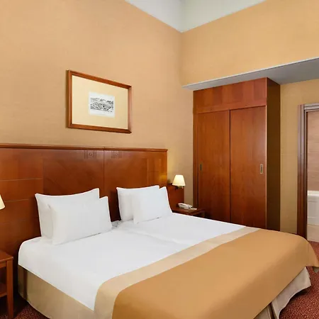 Mercure Magyar Kiraly 4*