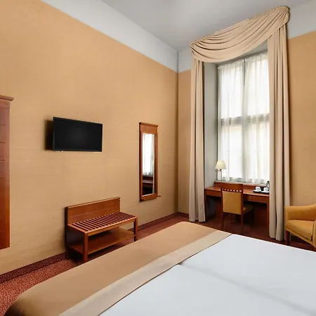 Ξενοδοχείο Mercure Magyar Kiraly 4*