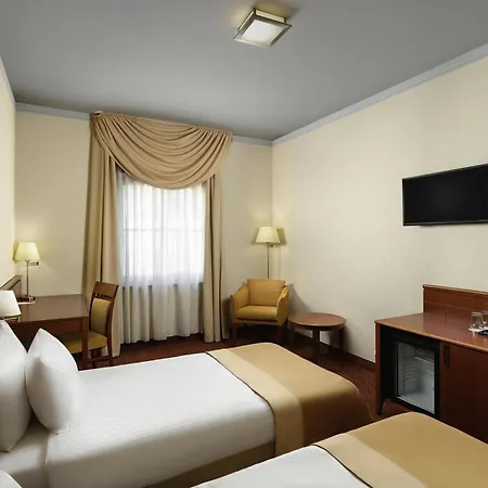 Mercure Magyar Kiraly 4*