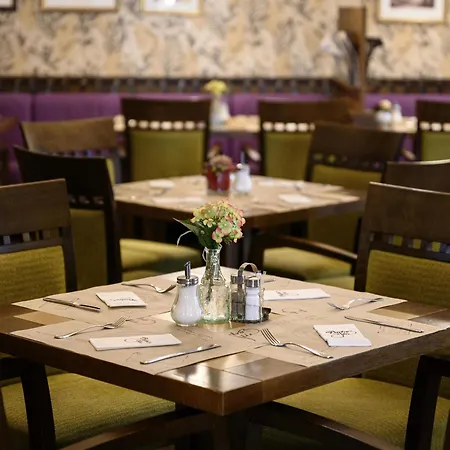 Mercure Magyar Kiraly Hotel 4*