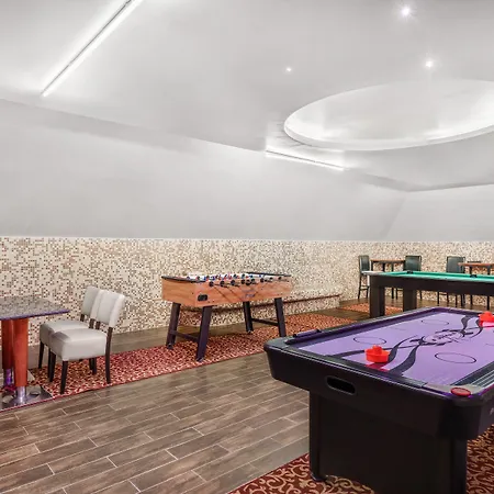 Ξενοδοχείο Mercure Magyar Kiraly 4*