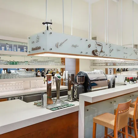 Mercure Magyar Kiraly 4*