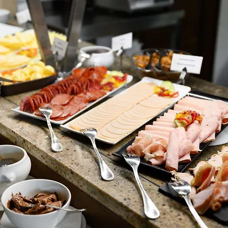 Mercure Magyar Kiraly Hotel 4*