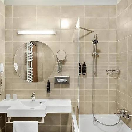 Mercure Magyar Kiraly فندق 4*