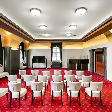 Mercure Magyar Kiraly فندق Székesfehérvár
