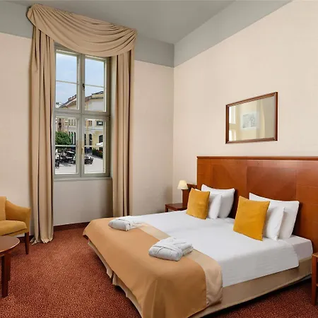Mercure Magyar Kiraly Hotel 4*