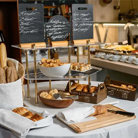 Mercure Magyar Kiraly 4*
