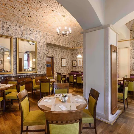 Mercure Magyar Kiraly Hotel
