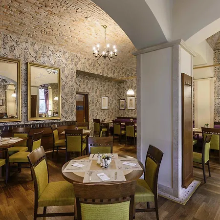 Mercure Magyar Kiraly Hotel 4*