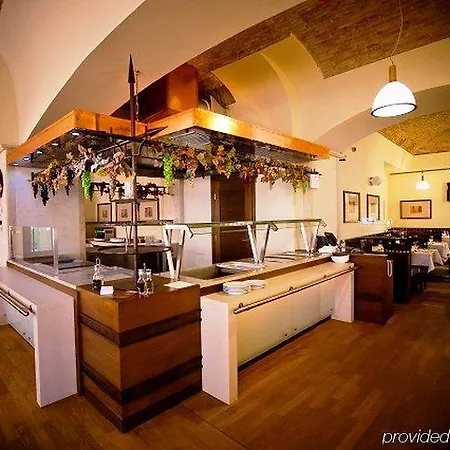 Mercure Magyar Kiraly Hotel 4*
