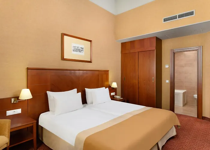 Mercure Magyar Kiraly 4*