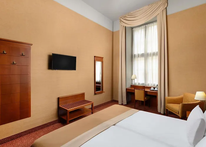 מלון Mercure Magyar Kiraly 4*