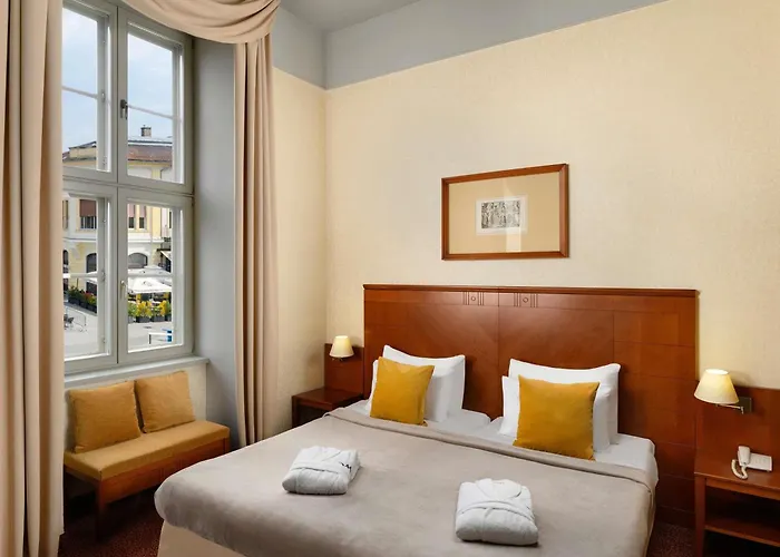 Mercure Magyar Kiraly فندق Székesfehérvár