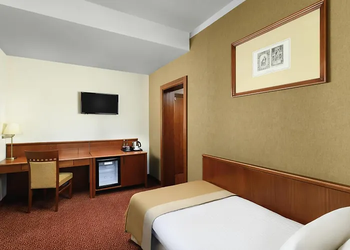 Mercure Magyar Kiraly 4*