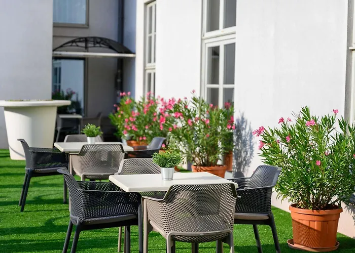 Mercure Magyar Kiraly فندق 4*