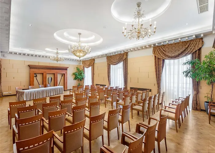 Mercure Magyar Kiraly מלון Székesfehérvár