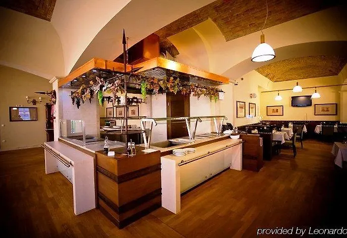 Mercure Magyar Kiraly فندق 4*